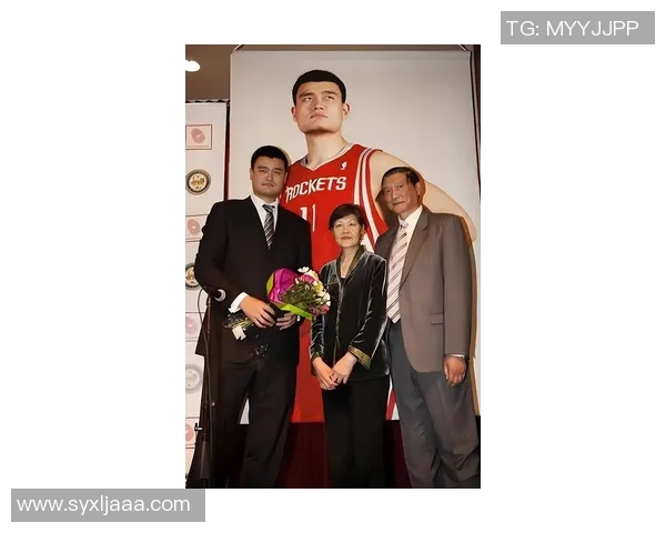 与姚明同框留影的难忘瞬间,记录下我们的友谊与篮球的热情 与姚明同框留影的难忘瞬间,记录下我们的友谊与篮球的热情