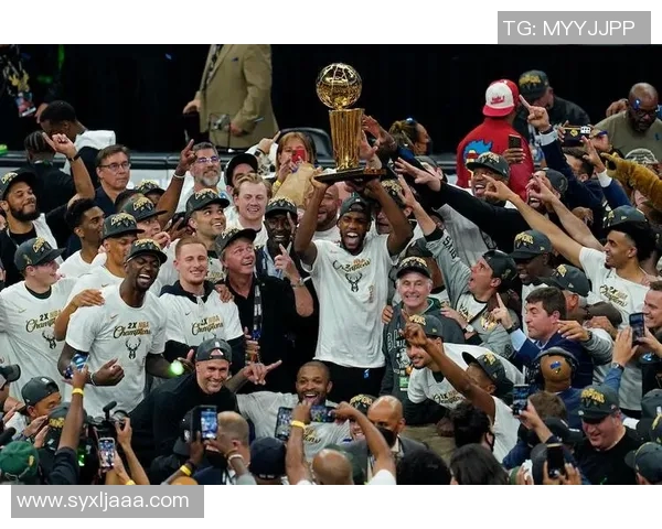 代的湖人王朝中卡里姆阿卜杜尔贾巴尔如何塑造球队核心地位与辉煌历史